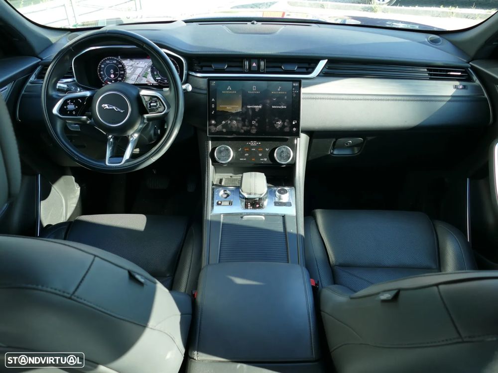 Jaguar F-Pace - 16