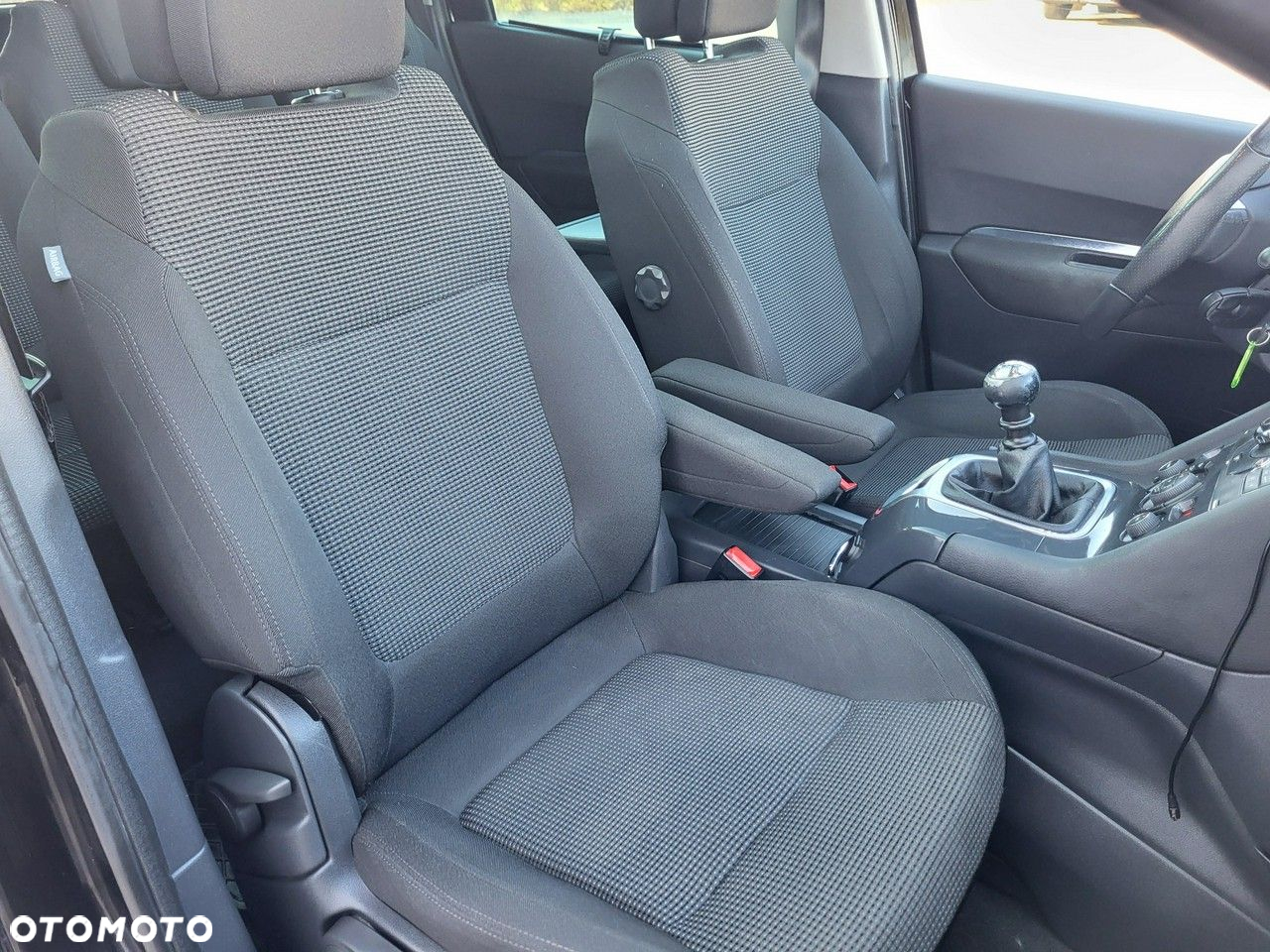 Peugeot 5008 2.0 BlueHDi Active 7os - 24
