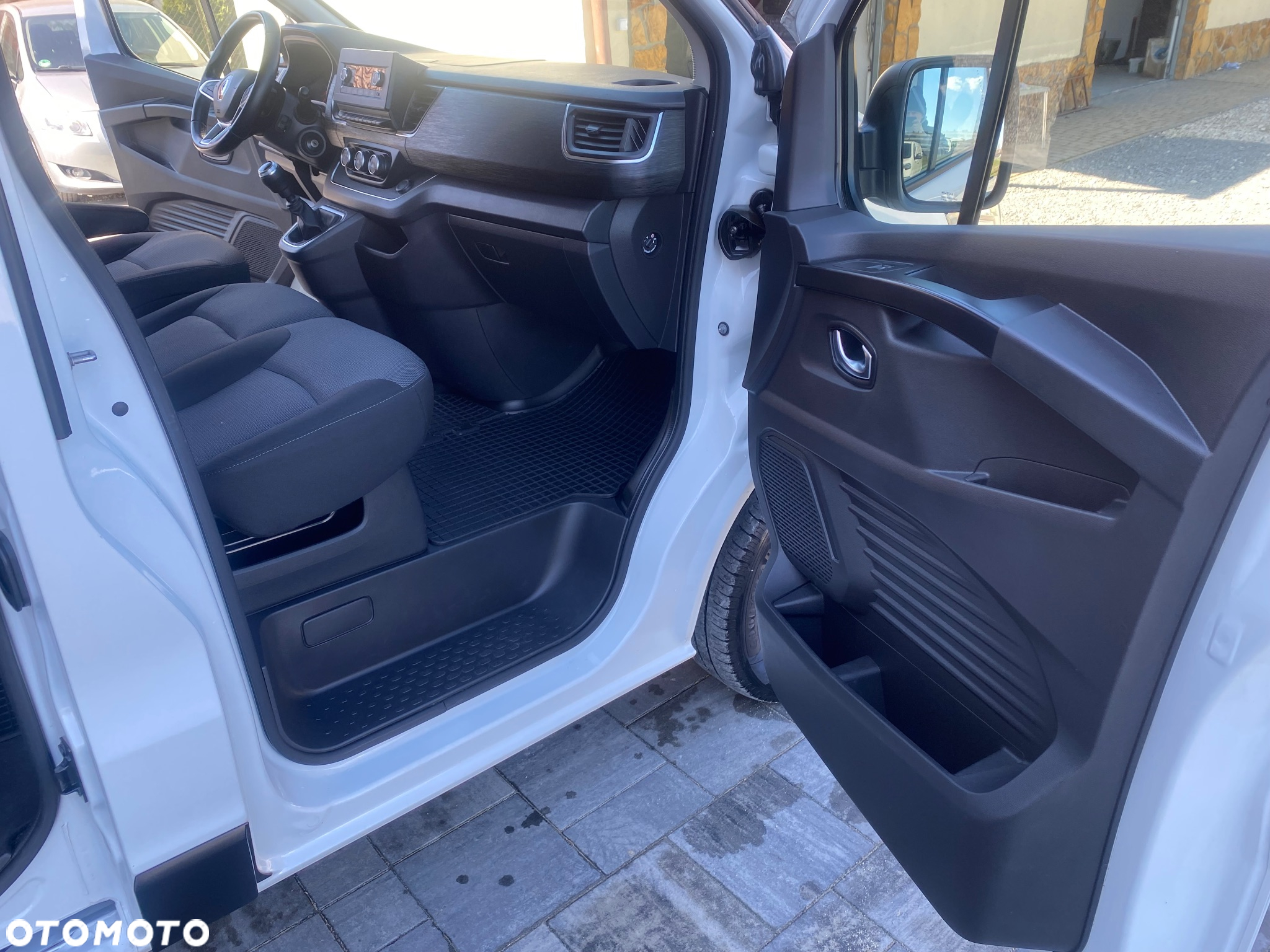 Renault Trafic SpaceClass 2.0 dCi - 20
