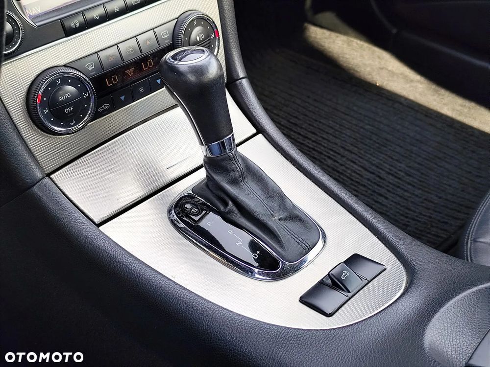Mercedes-Benz CLK 280 7G-TRONIC Avantgarde - 22