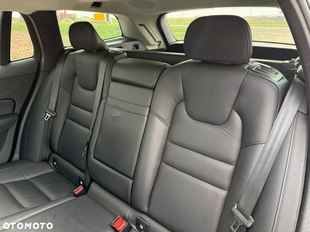 Volvo V60 Cross Country D4 AWD Geartronic Pro - 17