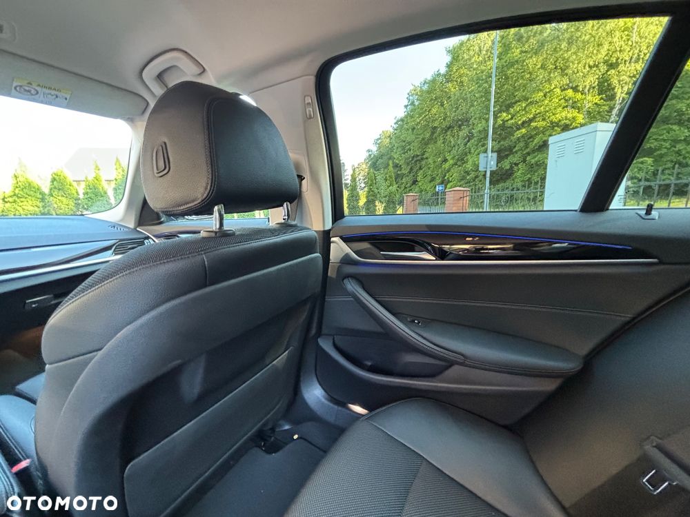 BMW Seria 5 518d Sport Line sport - 16