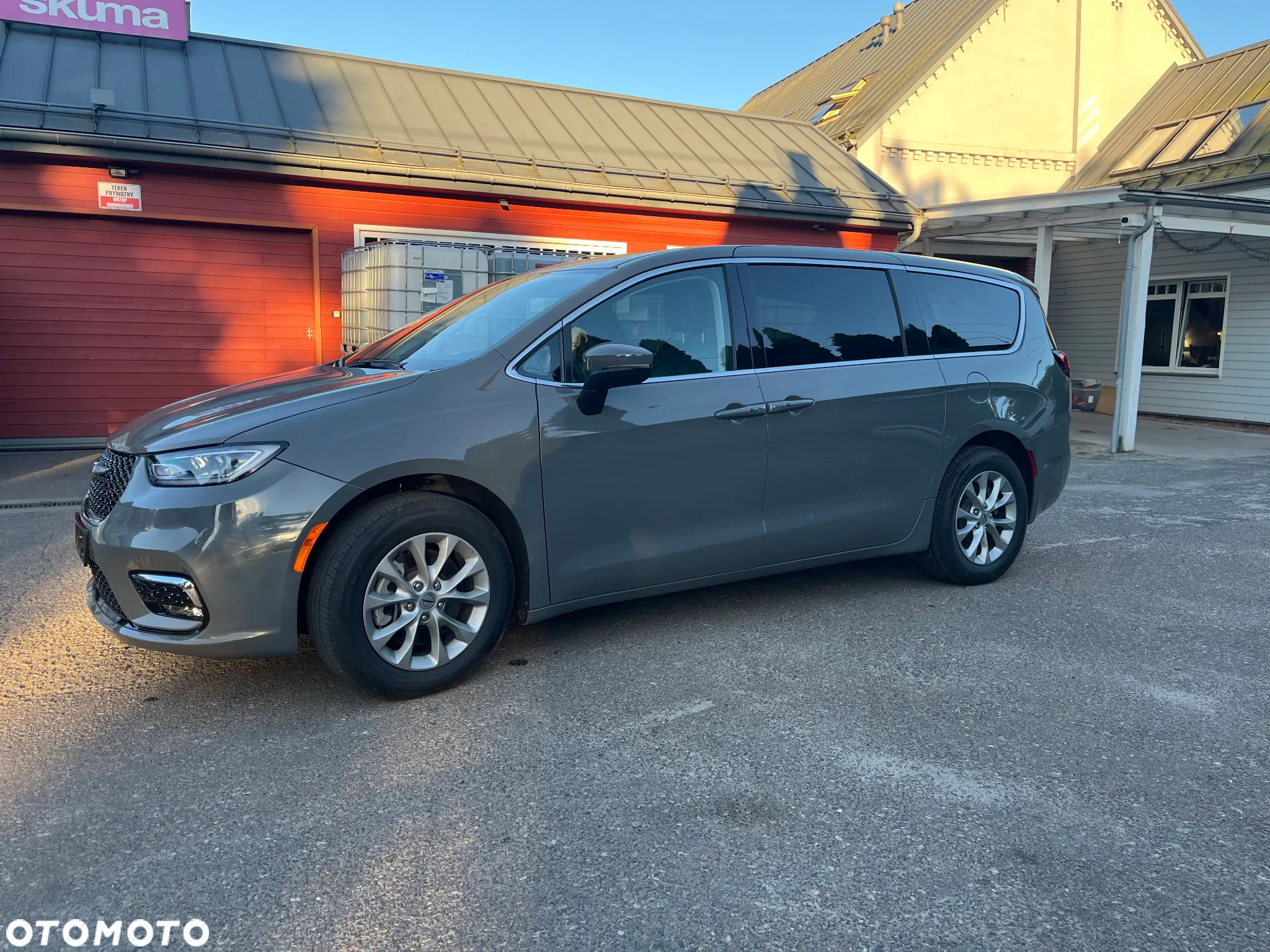 Chrysler Pacifica - 6