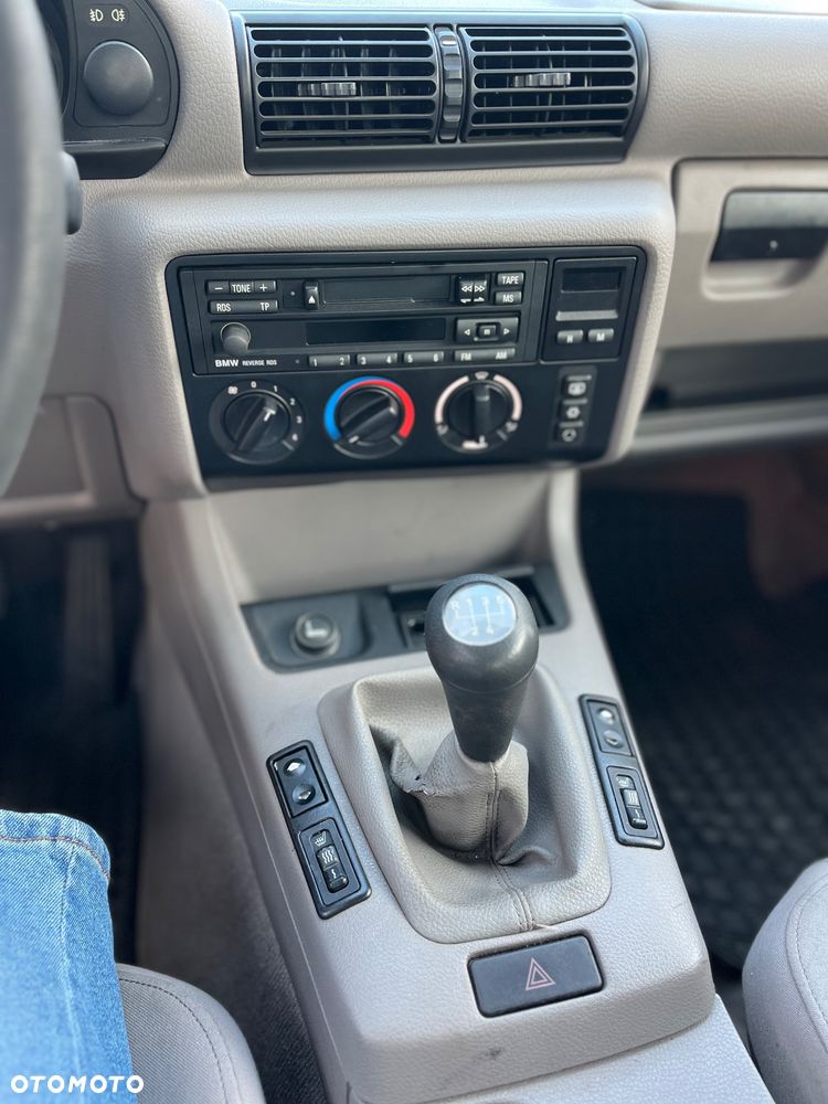 BMW Seria 3 316i - 12