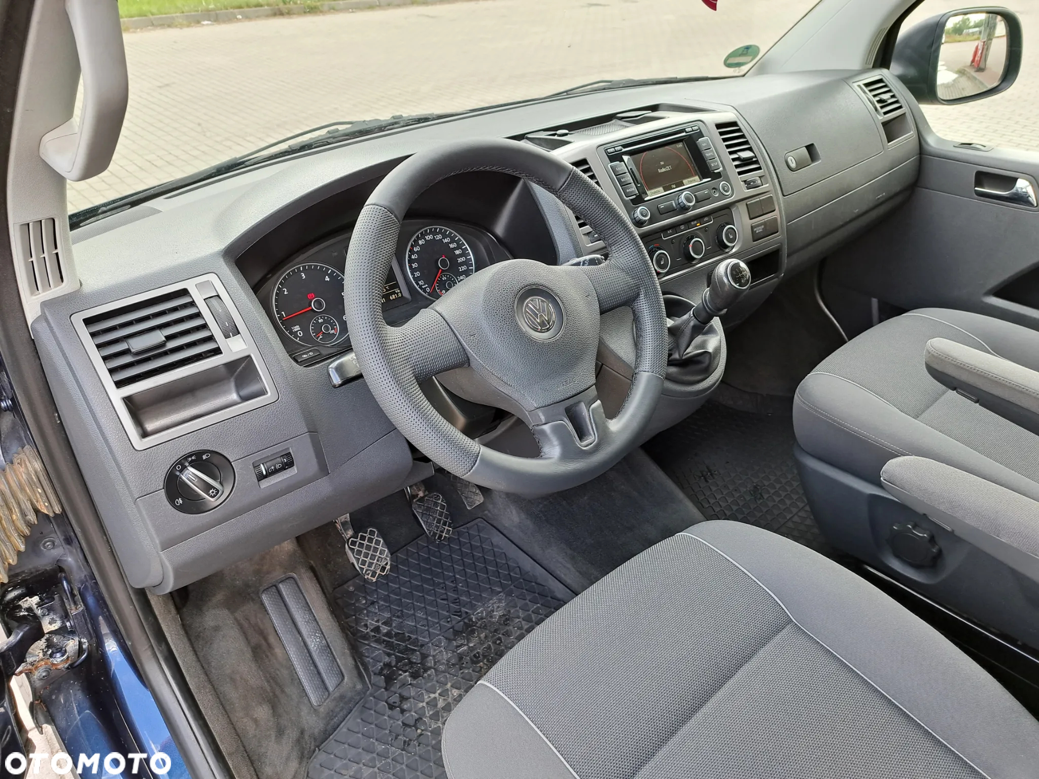 Volkswagen Multivan - 16