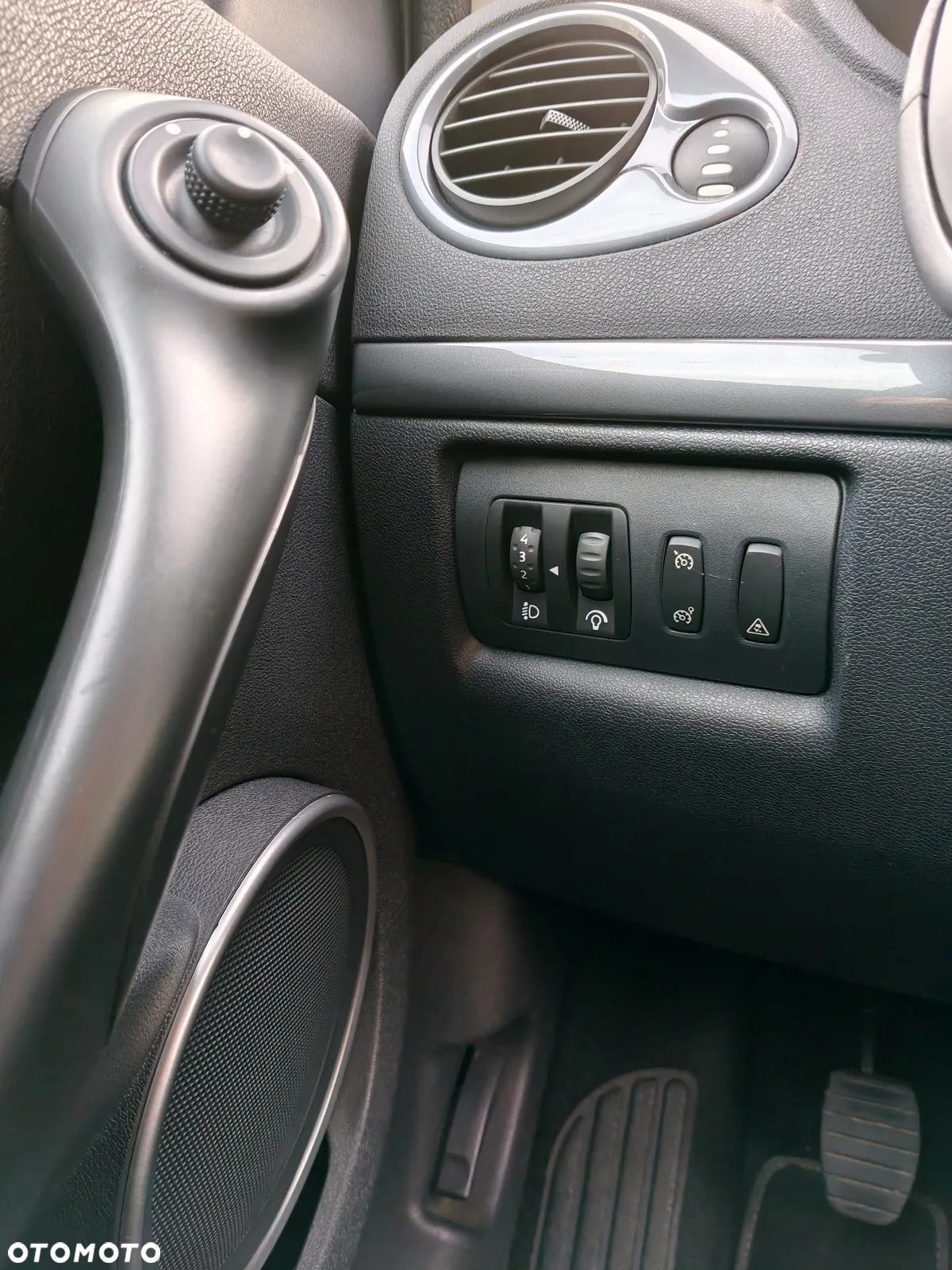 Renault Clio - 23