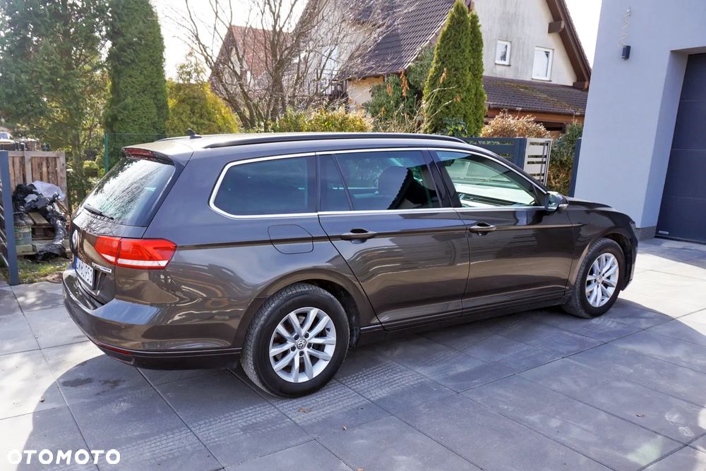 Volkswagen Passat 2.0 TDI (BlueMotion Technology) DSG Comfortline - 9