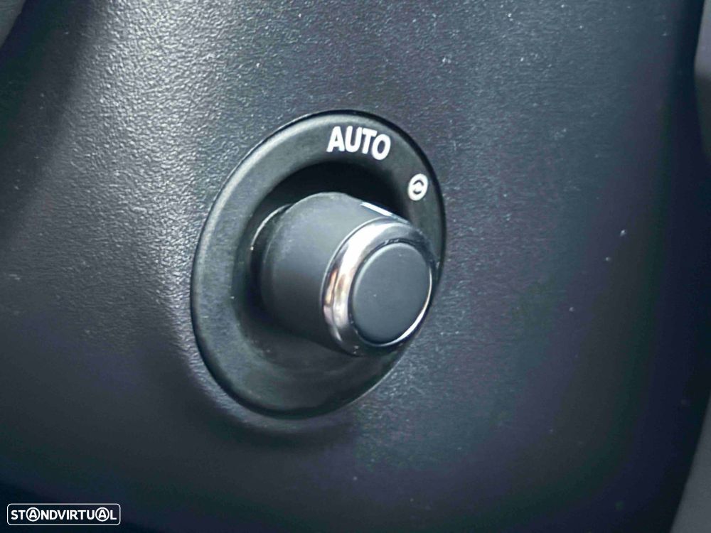 Jaguar XE 2.0 D R-Sport Aut. - 40