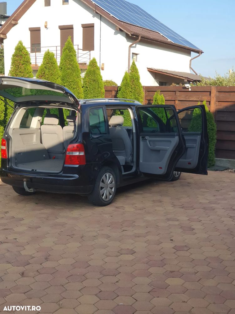 Volkswagen Touran - 14