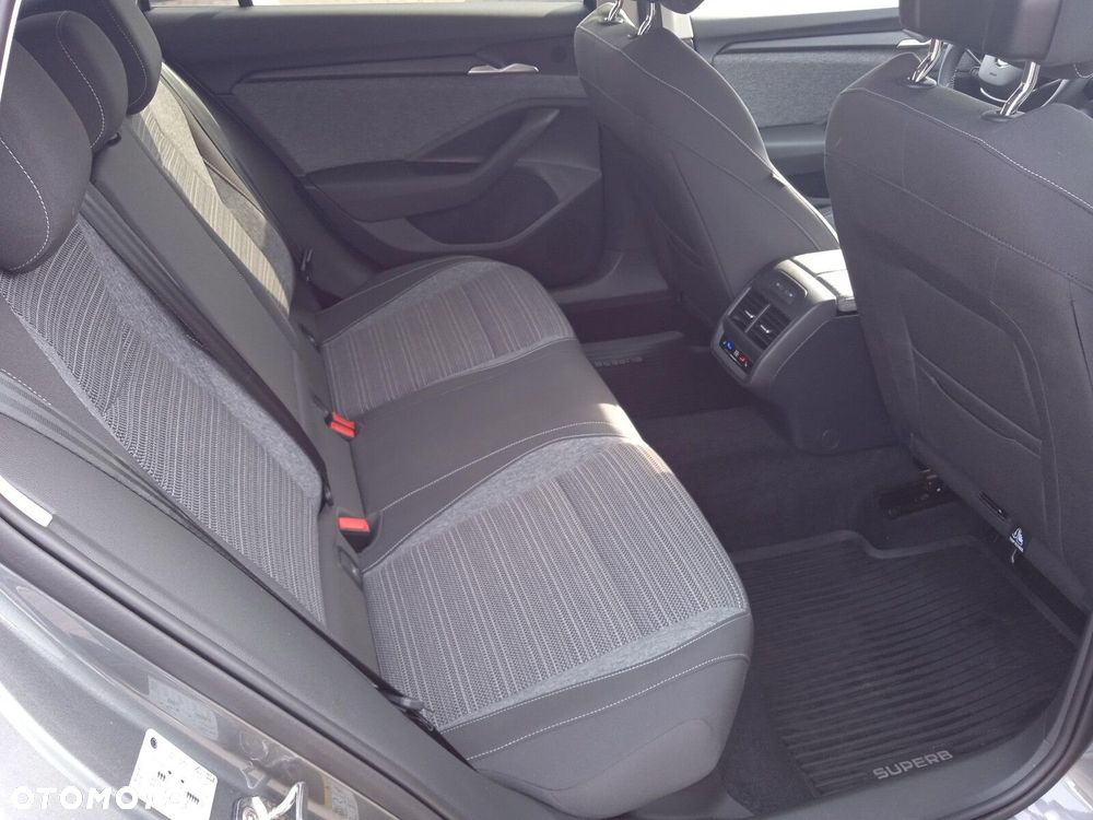 Skoda Superb 2.0 TDI SCR 4x4 Selection DSG - 15