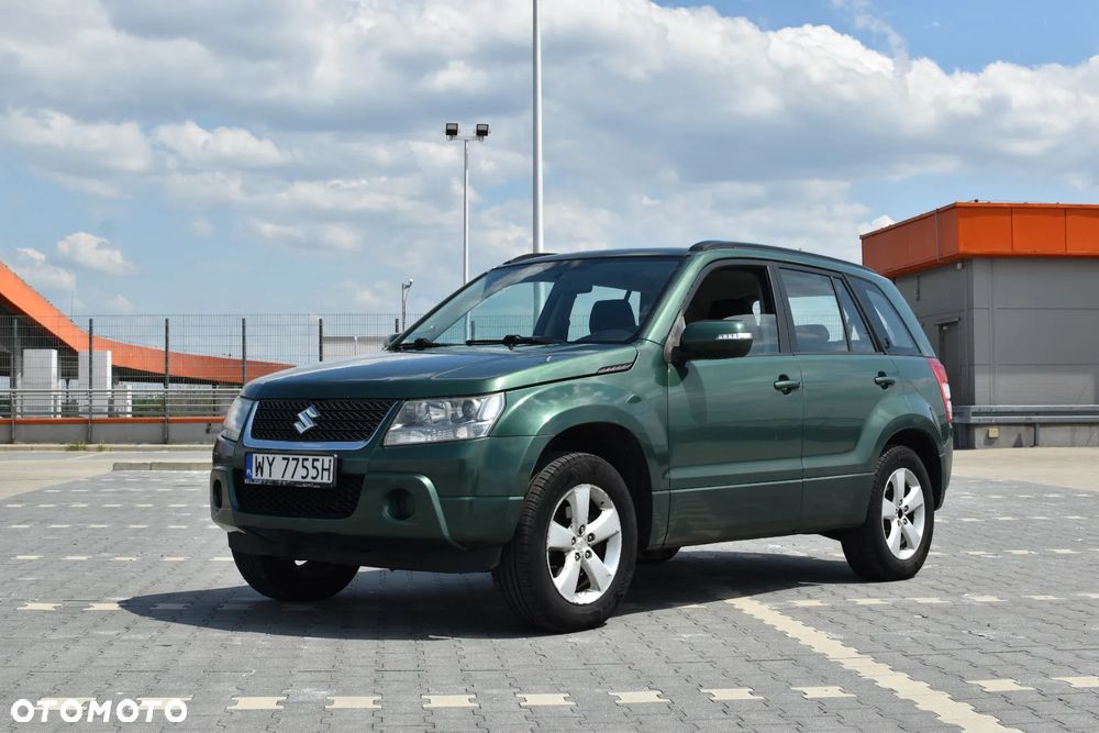 Suzuki Grand Vitara 2.0 De luxe - 25