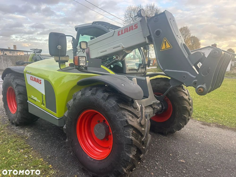 Claas Scorpion 7045 Plus - 1