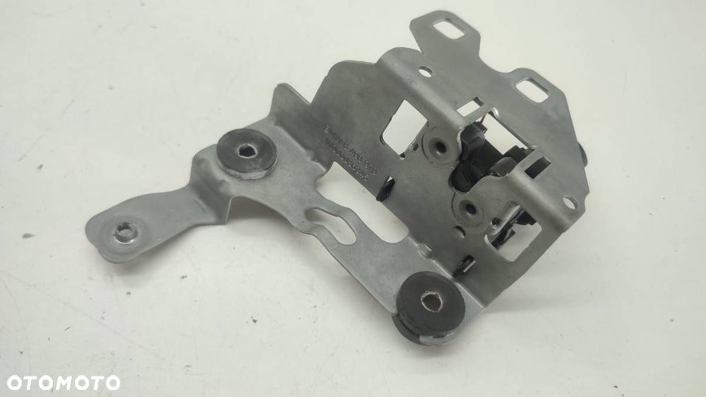 ZAMEK KLAPY SZYBY TYLNEJ BMW G21 EU 8498979 - 1
