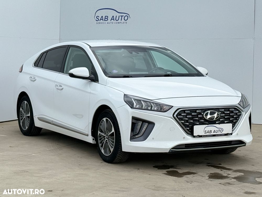 Hyundai IONIQ - 3