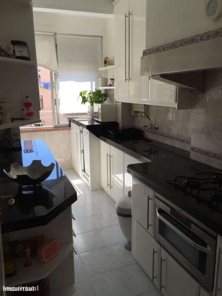 Quarto em Lisboa -Av. da Igreja -Rapaz - Grande imagem: 5/9