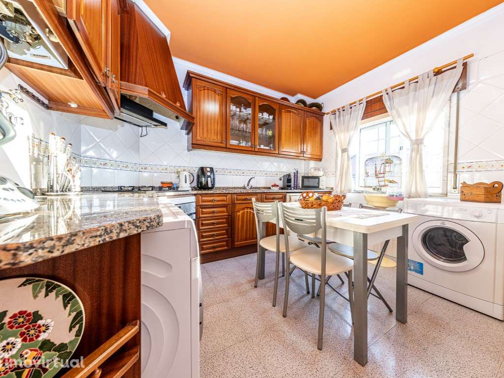 Apartamento T2 com lareira e arrecadação - Casal de Cambra - Grande imagem: 5/18