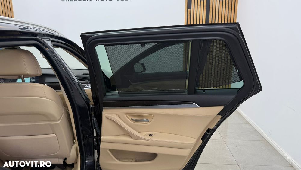 BMW Seria 5 530d Sport-Aut. - 31