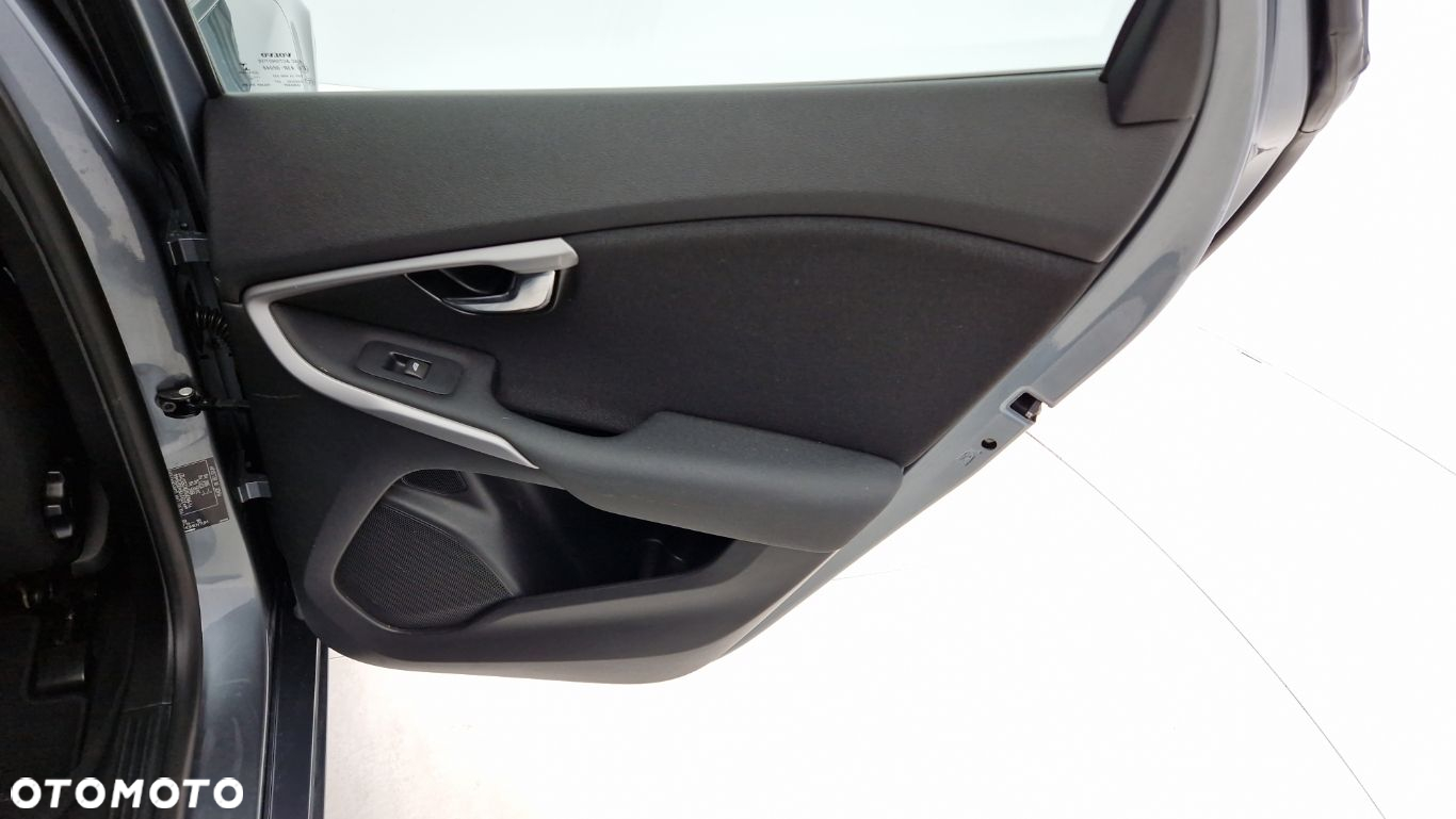 Volvo V40 - 22