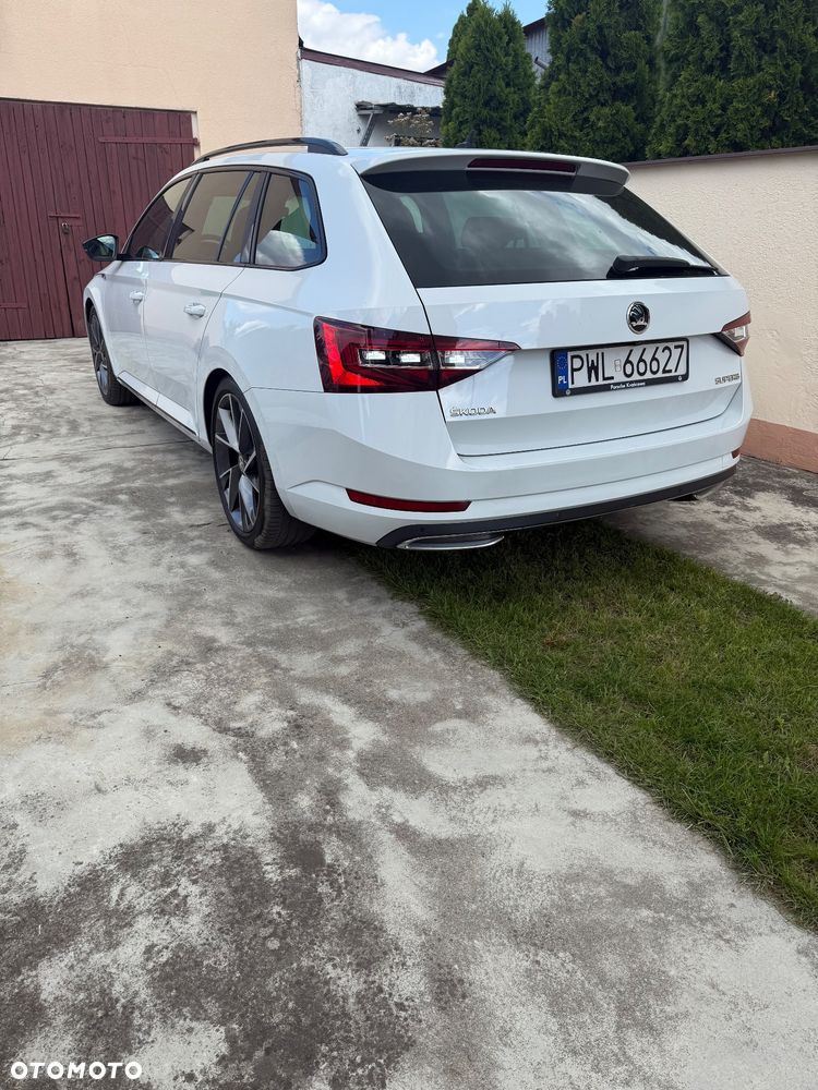 Skoda Superb 2.0 TDI Sportline DSG - 5