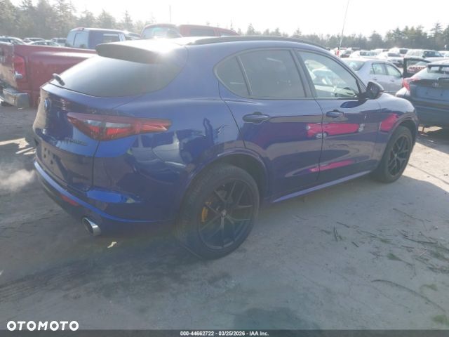 Alfa Romeo Stelvio 2.0 Turbo 16V AT8-Q4 Ti - 6