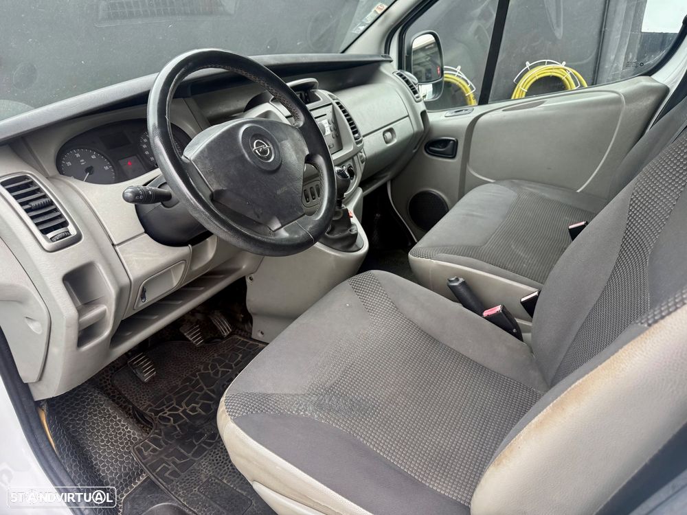 Opel Vivaro longa - 29