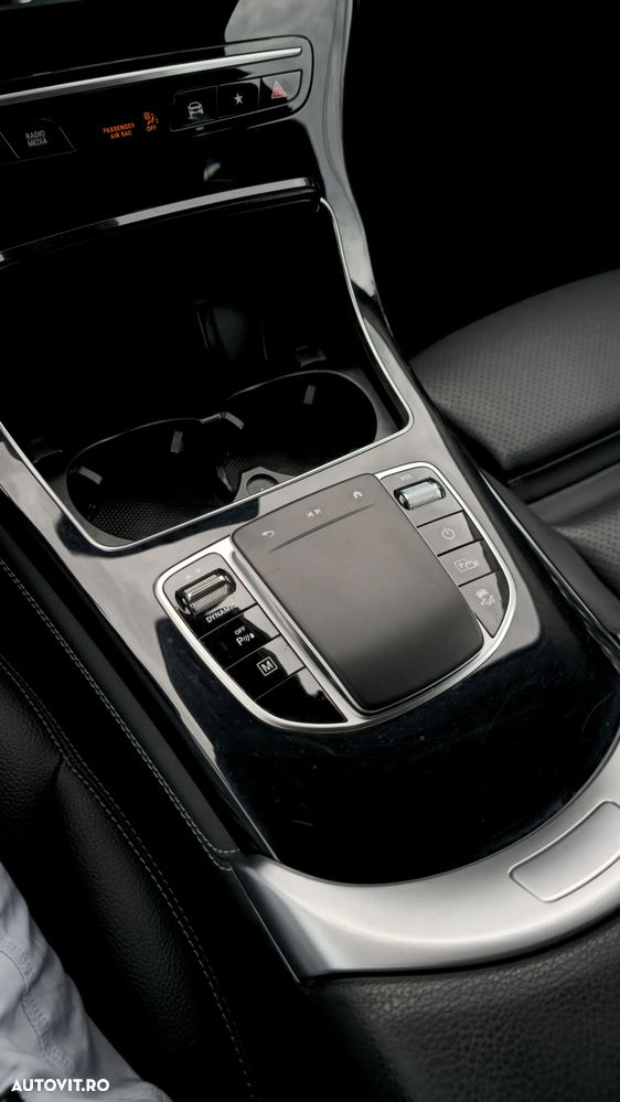 Mercedes-Benz GLC 300 e 4MATIC - 25