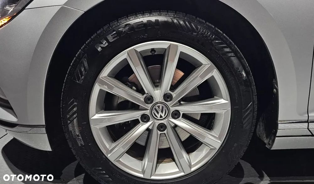 Volkswagen Passat 2.0 TDI SCR 4Motion DDG Highline - 6
