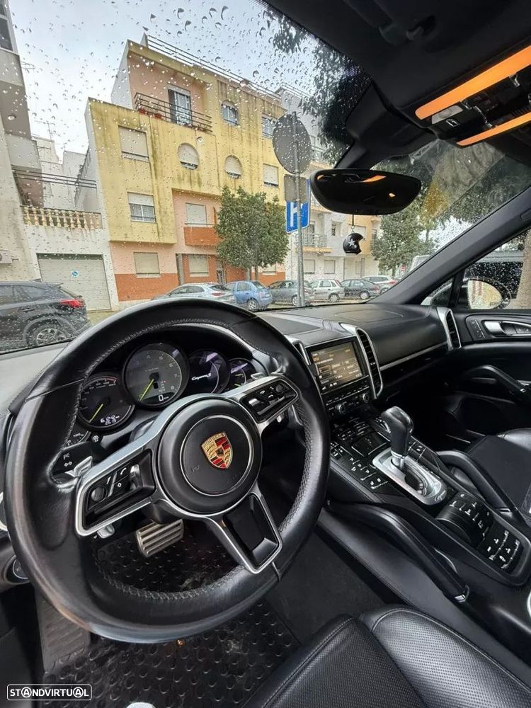 Porsche Cayenne S E-Hybrid — fotografia 16