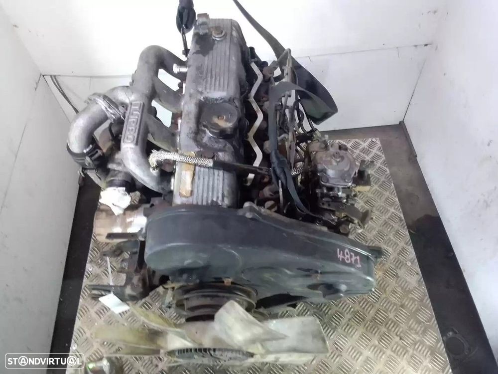 MOTOR COMPLETO MITSUBISHI MONTERO CANVAS TOP 1983 - - 1