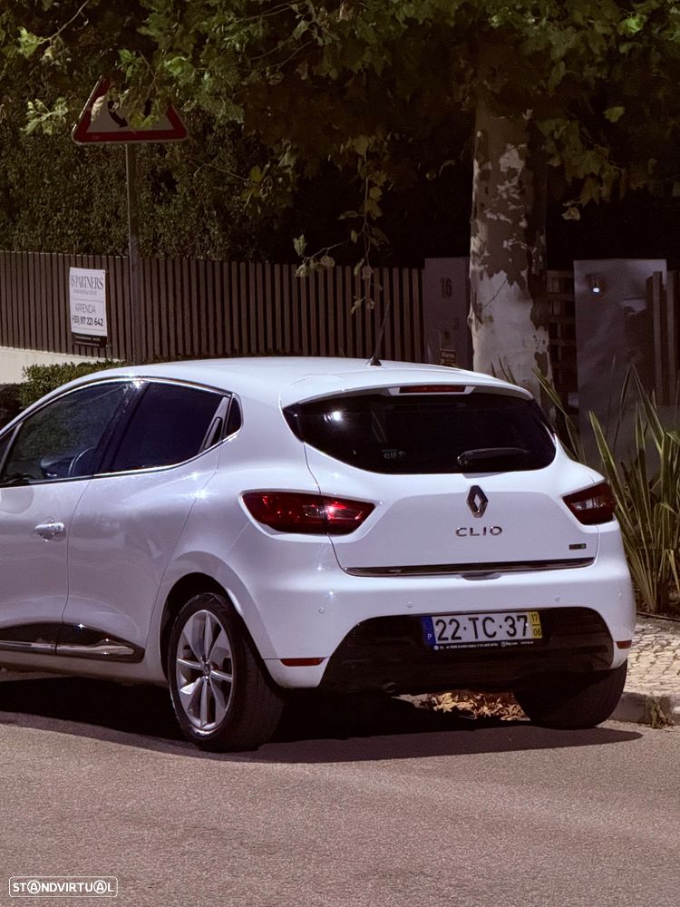 Renault Clio - 11