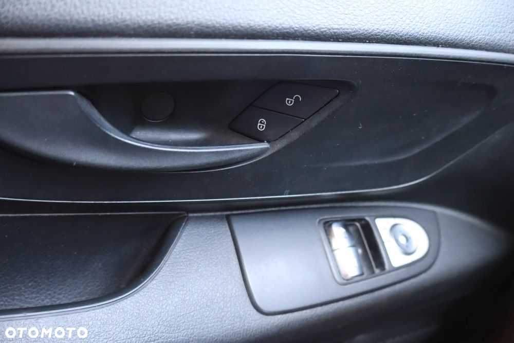 Mercedes-Benz VITO - 22