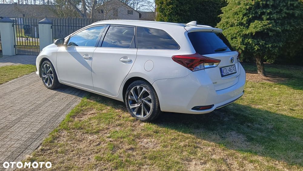 Toyota Auris - 5
