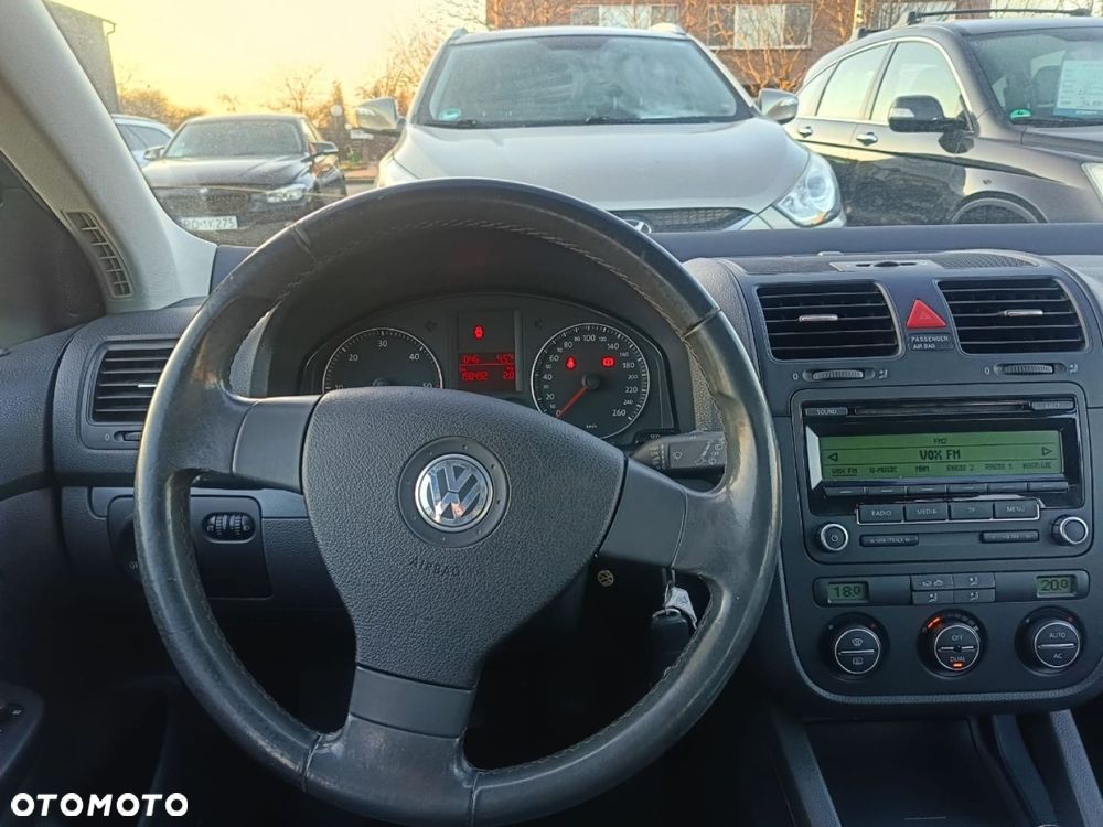 Volkswagen Golf - 18