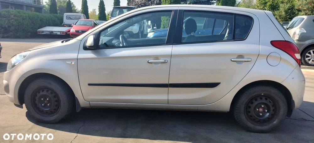 DRZWI PRAWY PRZÓD PRZEDNIE 5D HYUNDAI i20 I 1.2 78KM 08-12 KOD WK - 2