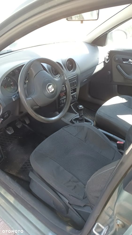 Seat Ibiza 1.4 16V Reference - 8
