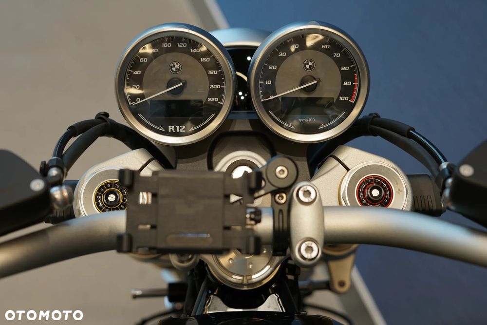 BMW R - 9