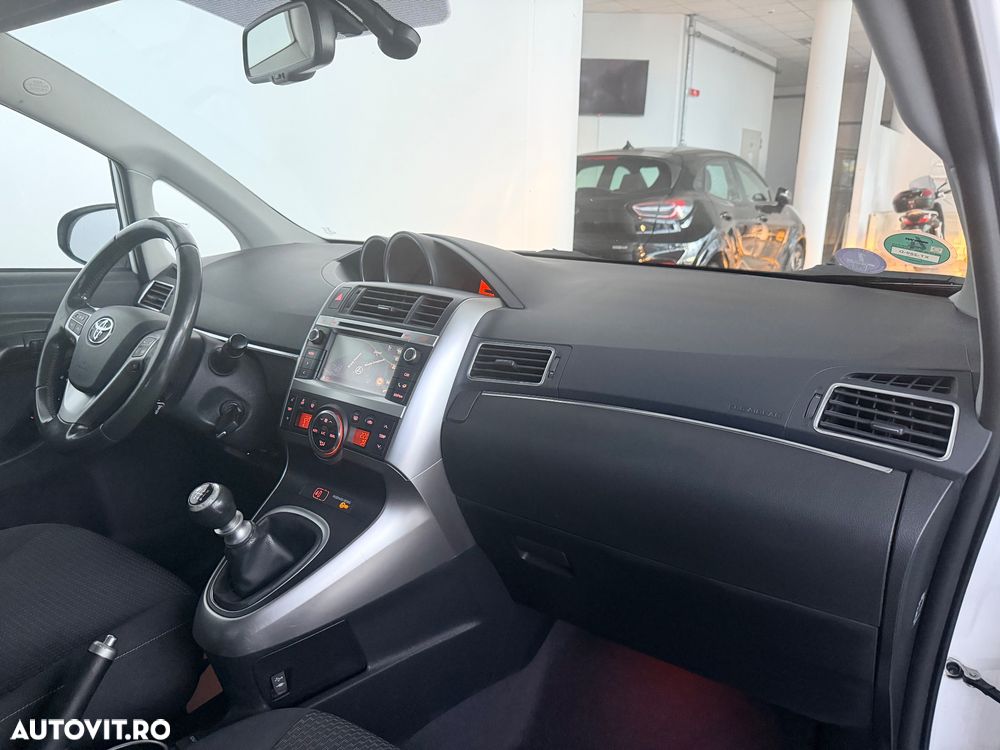 Toyota Verso 1.8 7-Sitzer Skyview Edition - 28