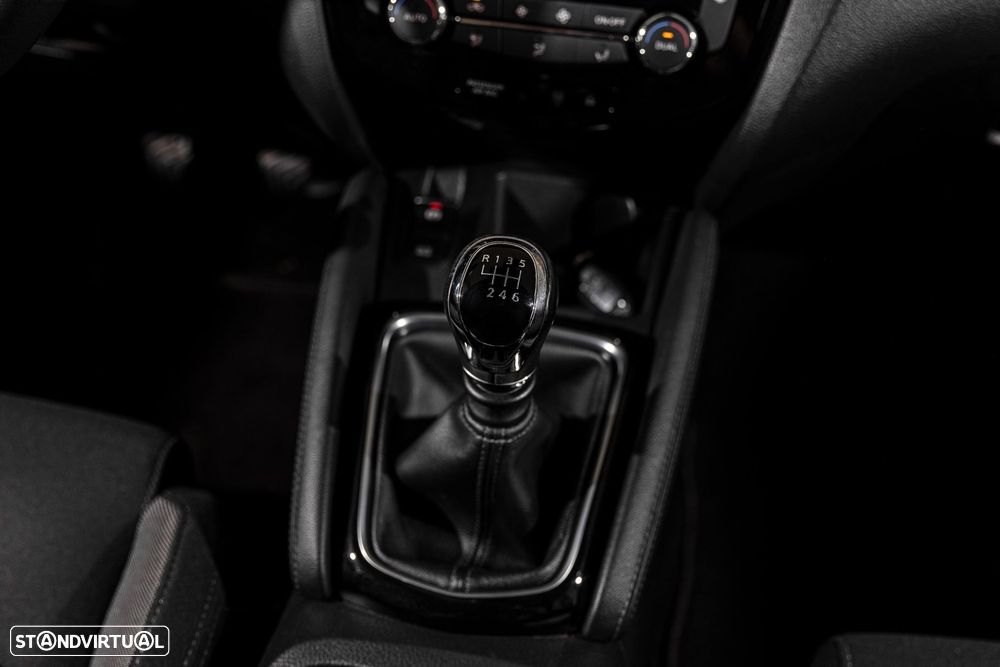 Nissan Qashqai 1.3 DIG-T N-Connecta - 18