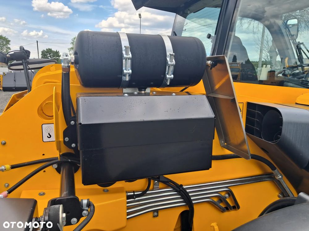 JCB 542 - 70 AGRI SUPER DUALTECH VT - 9