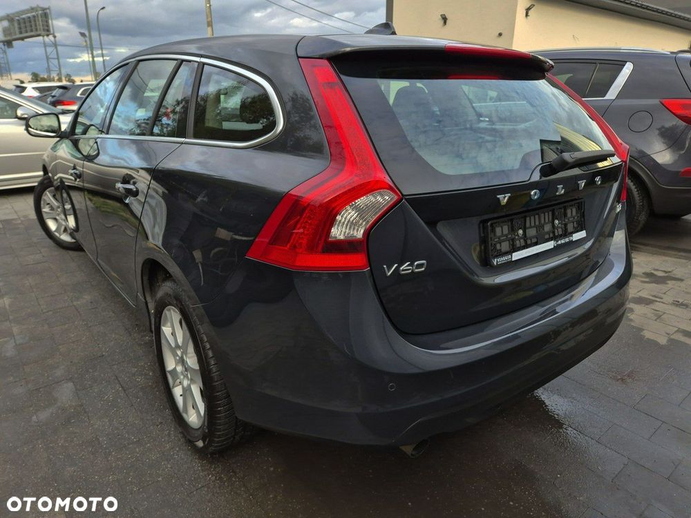 Volvo V60 D3 Momentum - 3