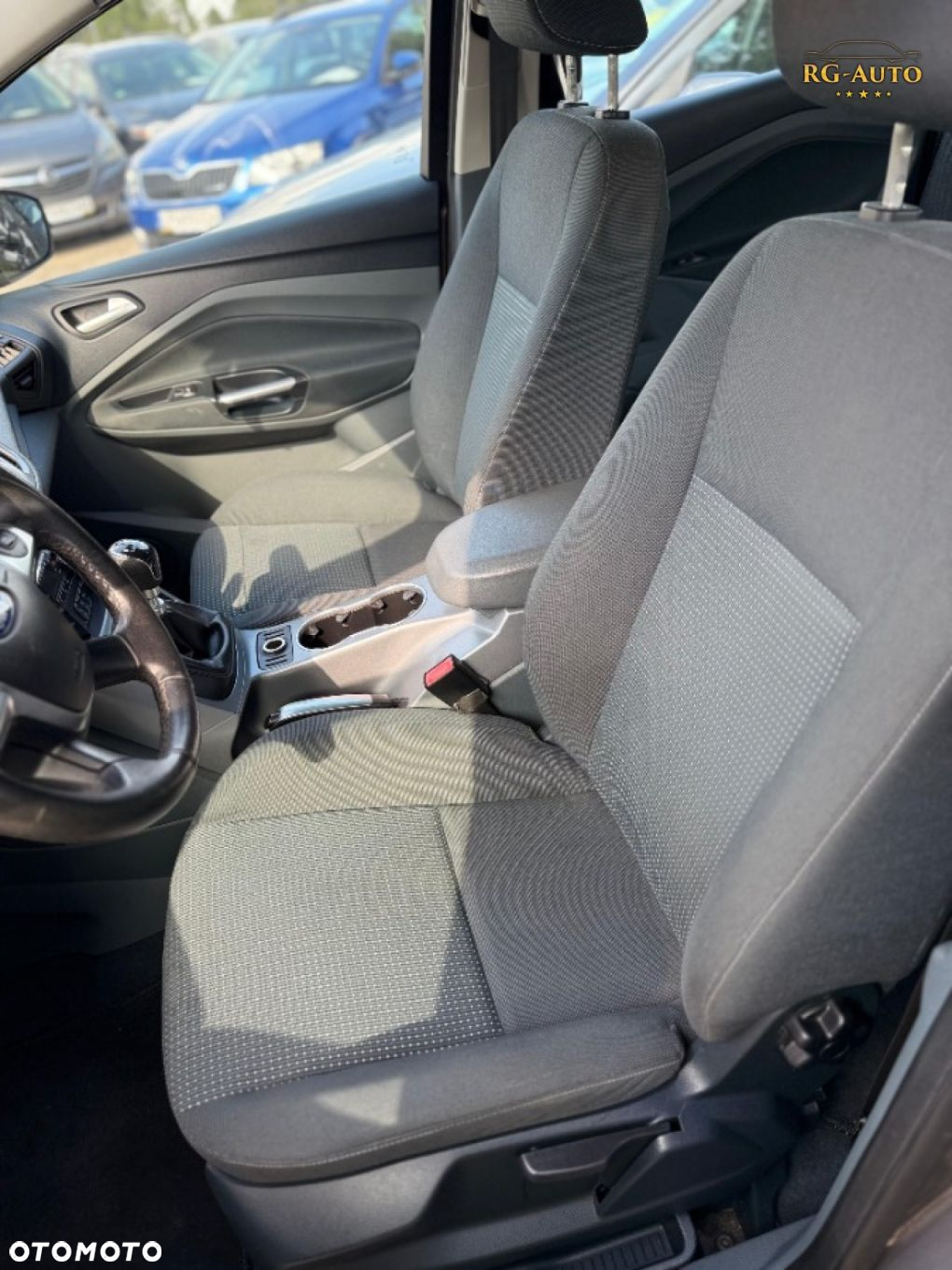 Ford Grand C-MAX - 37