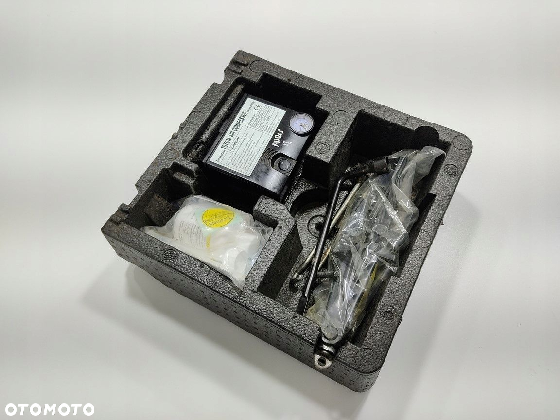 WKŁAD KOŁA ZAPASOWEGO STYROPIAN PODNOŚNIK AURIS I E15 64777-02130 2009-2012 - 2
