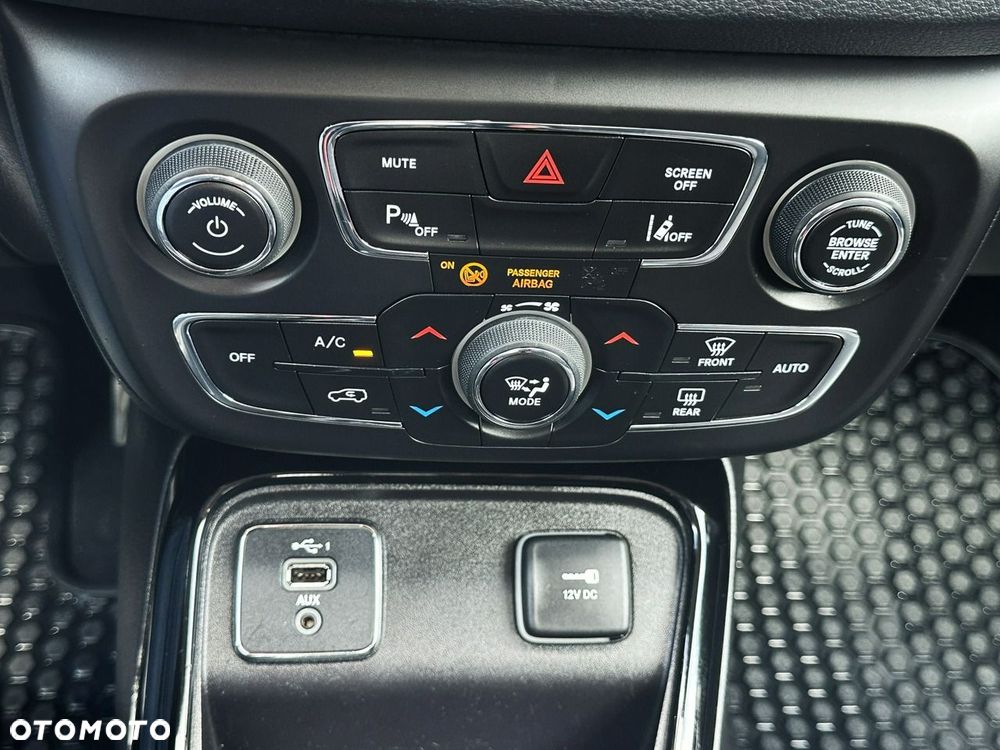 Jeep Compass 1.4 TMair Longitude FWD S&S - 27