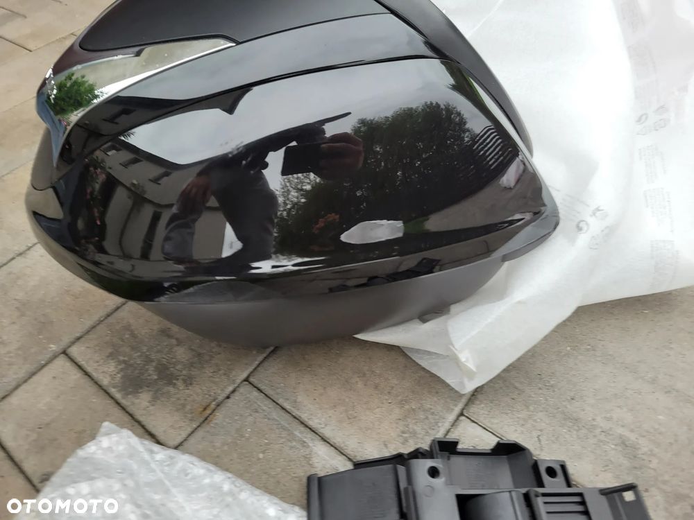 Kufer centralny Honda SH 125 300 - 19