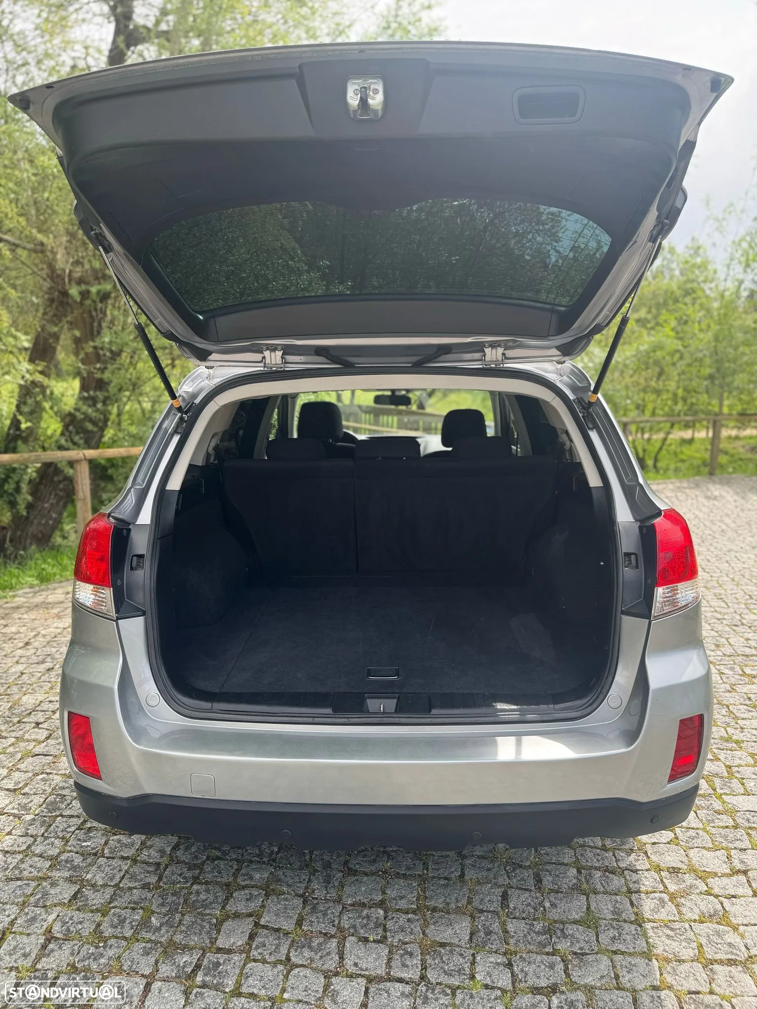 Subaru Legacy - 17