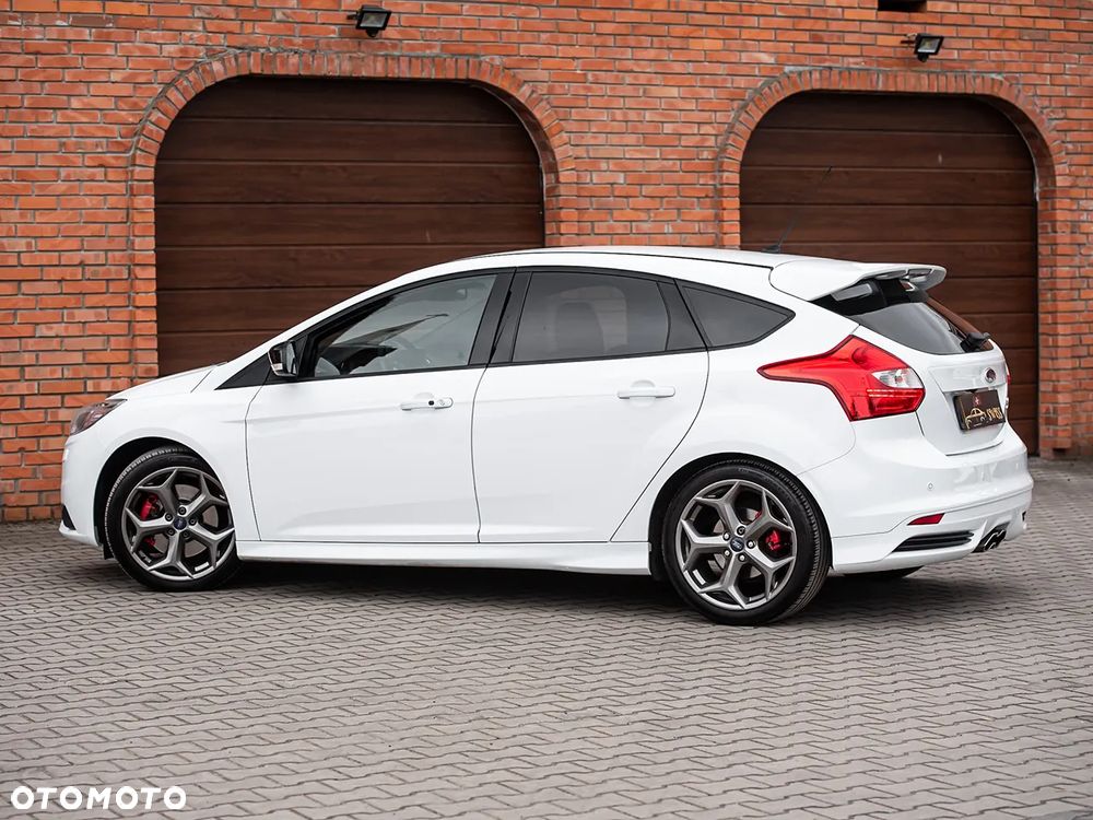 Ford Focus 2.0 EcoBoost ST - 10