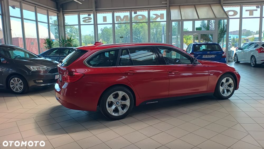 BMW Seria 3 318d Luxury Line - 13
