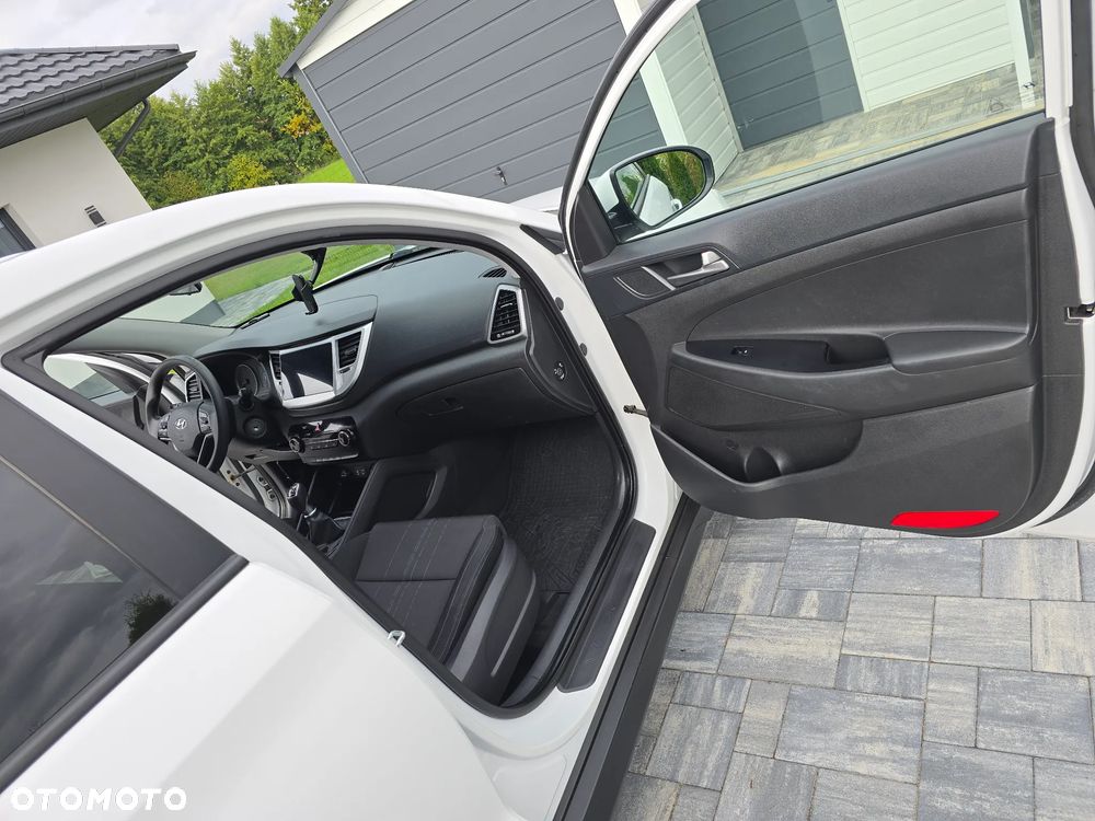 Hyundai Tucson 1.6 GDI BlueDrive Comfort 2WD - 19