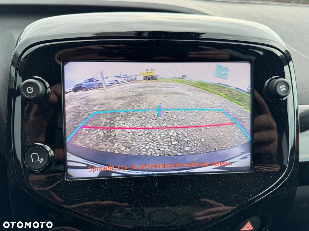 Toyota Aygo x.shift x-play connect - 18