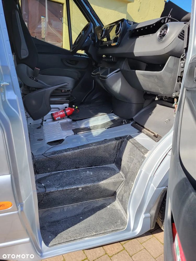 Mercedes-Benz Sprinter - 3